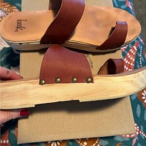 Beek Tan Leather Sandals with Wooden Base